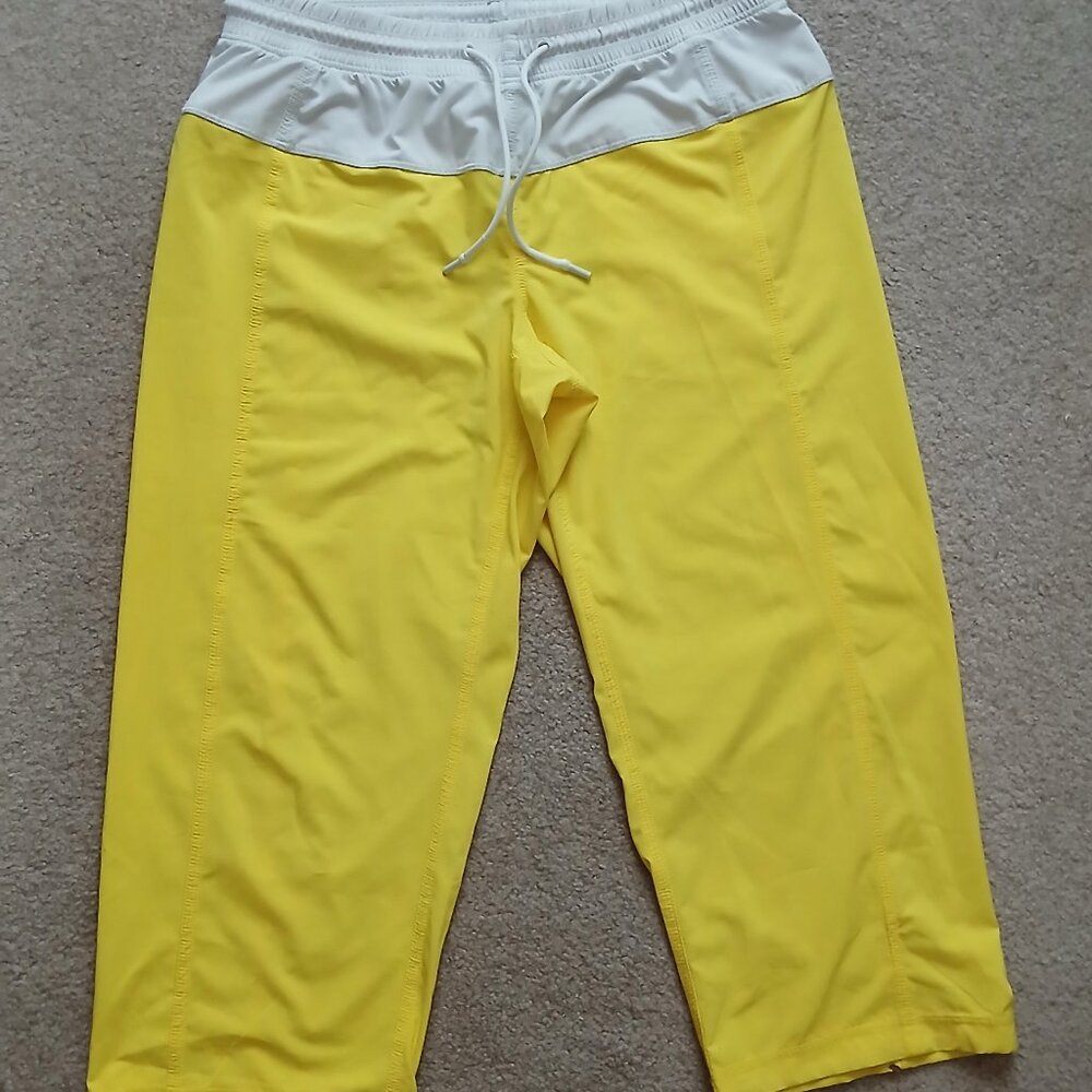 Luluemon Yellow Athletic capris Size 6